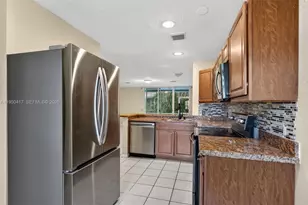 7033 Woodmont Way, Tamarac, FL 33321 - Photo 15