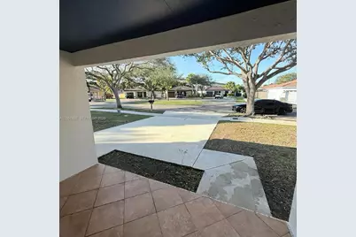 9130 NW 193rd St, Hialeah, FL 33018 - Photo 3