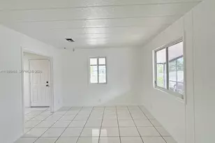 2982 NW 95th St, Miami, FL 33147 - Photo 15
