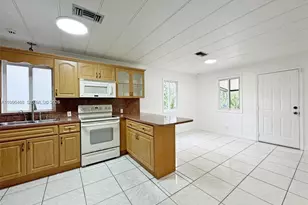 2982 NW 95th St, Miami, FL 33147 - Photo 7