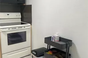 606 W 81st St, Hialeah, FL 33014 - Photo 9