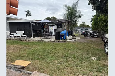 309 NW 15th St, Homestead, FL 33030 - Photo 17