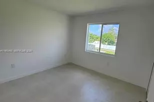 310 NW 6th St, Homestead, FL 33030 - Photo 9