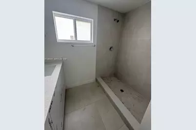 310 NW 6 St, Homestead, FL 33030 - Photo 9