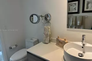 121 NE 34th St, Miami, FL 33137 - Photo 13