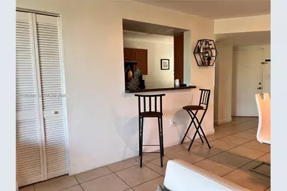 9761 NW 49th Ter #421, Doral, FL 33178 - Photo 5