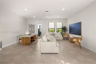 2121 S Appleton Cir S, Oakland Park, FL 33309 - Photo 11