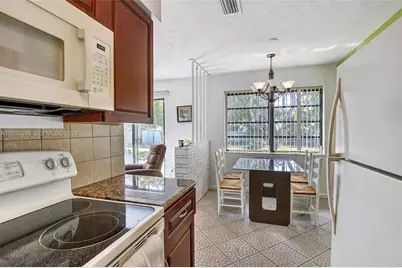 160 NW 34th St, Oakland Park, FL 33309 - Photo 13