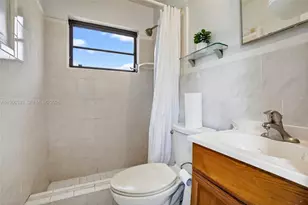 160 NW 34th St, Oakland Park, FL 33309 - Photo 15