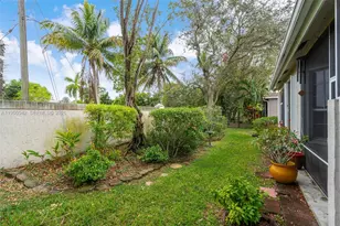 7980 S Aragon Blvd, Sunrise, FL 33322 - Photo 25