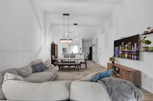 7980 S Aragon Blvd, Sunrise, FL 33322 - Photo 9