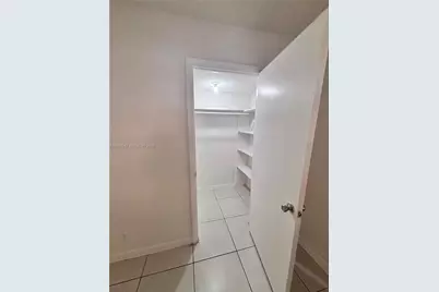 430 Commodore Dr #104, Plantation, FL 33325 - Photo 5