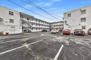 365 NW 8th St, Miami, FL 33136 - Photo 17