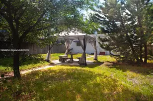 1821 Harding St, Hollywood, FL 33020 - Photo 17