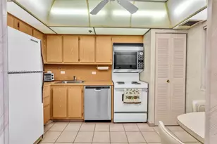 20505 E Country Club Dr, Aventura, FL 33180 - Photo 7