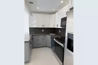 1054-1058 SW 2nd St #1056, Hallandale Beach, FL 33009 - Photo 5