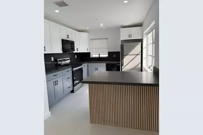 1058 SW 2nd St #1058, Hallandale Beach, FL 33009 - Photo 3