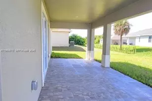 8038 Sunrise Cir, Labelle, FL 33935 - Photo 11