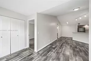 437 Vista Isles Dr, Sunrise, FL 33325 - Photo 3