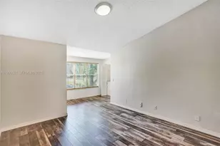 437 Vista Isles Dr, Sunrise, FL 33325 - Photo 19