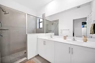 10966 W 35th Way, Hialeah, FL 33018 - Photo 27