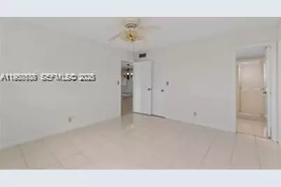 9220 S Hollybrook Lake Dr #208, Pembroke Pines, FL 33025 - Photo 9