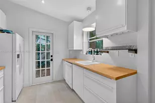 3309 NE 16th Ct, Fort Lauderdale, FL 33305 - Photo 9