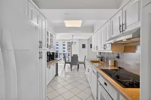 2401 Collins Ave, Miami Beach, FL 33140 - Photo 17