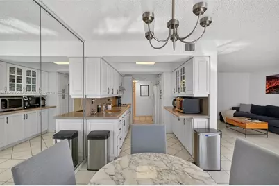 2401 Collins Ave #1103, Miami Beach, FL 33140 - Photo 7