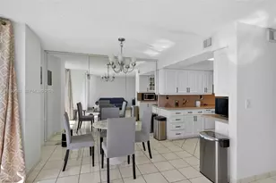 2401 Collins Ave, Miami Beach, FL 33140 - Photo 15