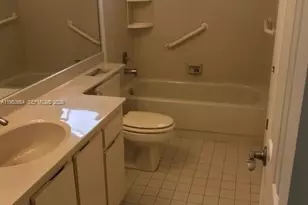 337 Ives Dairy Rd, Miami, FL 33179 - Photo 15