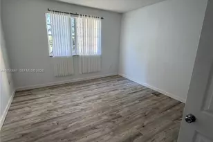 200 SW 117th Terrace, Pembroke Pines, FL 33025 - Photo 7