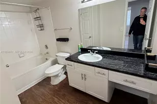 200 SW 117th Terrace, Pembroke Pines, FL 33025 - Photo 9