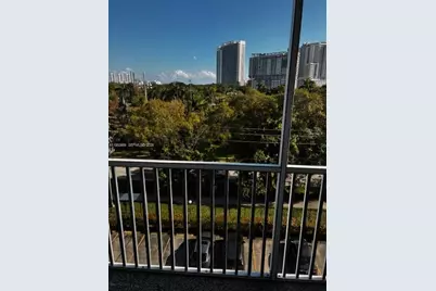 16950 W Dixie Hwy A628 Hwy #628, North Miami Beach, FL 33160 - Photo 9