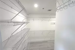 9340 Fontainebleau Blvd, Miami, FL 33172 - Photo 17