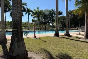 9340 Fontainebleau Blvd, Miami, FL 33172 - Photo 5