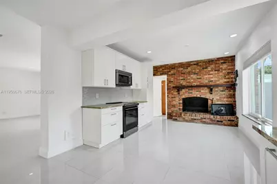 1995 N Hibiscus Dr, North Miami, FL 33181 - Photo 15