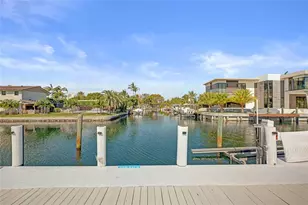 1995 N Hibiscus Dr, North Miami, FL 33181 - Photo 11