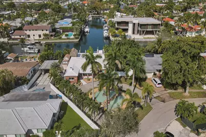 1995 N Hibiscus Dr, North Miami, FL 33181 - Photo 43