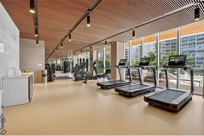 5775 Collins Ave #405, Miami Beach, FL 33140 - Photo 35