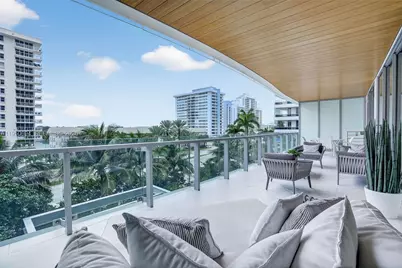 5775 Collins Ave #405, Miami Beach, FL 33140 - Photo 3