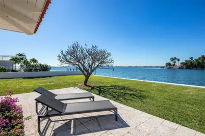 7500 W Treasure Dr, North Bay Village, FL 33141 - Photo 21
