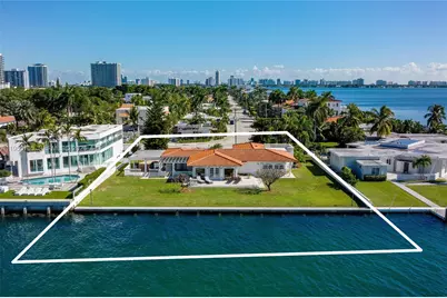 7500 W Treasure Dr, North Bay Village, FL 33141 - Photo 9