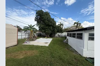 1011 NE 212th Ter, Miami, FL 33179 - Photo 25