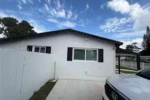 1011 NE 212th Terrace, Miami, FL 33179 - Photo 5