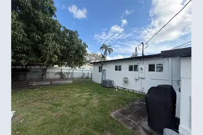 1011 NE 212th Ter, Miami, FL 33179 - Photo 27