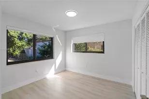 811 NW 115th St, Miami, FL 33168 - Photo 11