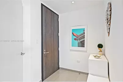 88 SW 7th St #3101, Miami, FL 33130 - Photo 3