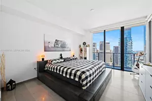 88 SW 7th St, Miami, FL 33130 - Photo 13