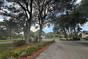 300 Gardens Dr, Pompano Beach, FL 33069 - Photo 21